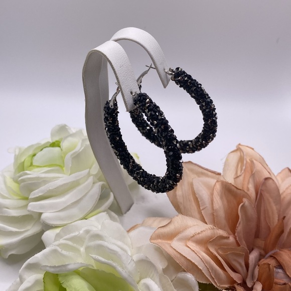 Hoop Earrings With Black Glitter Sparkle NEW - Picture 4 of 7